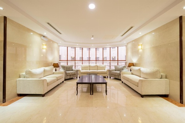 1 Land Premium Hotel image 3